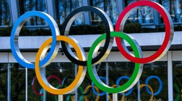 为什么韩国代表团自备盒饭?伦敦奥运会韩国代表团领奖服是什么牌子?-第4张图片-波音达手游百科