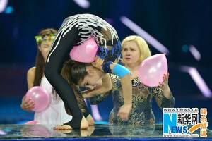 2012吉尼斯中国之夜颁奖那个女的是谁(吉尼斯中国之夜今年还有吗?)-第1张图片-波音达百科