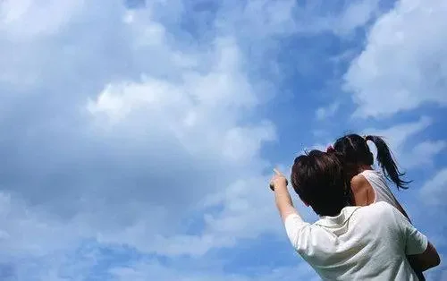 含笑一现和昙花一现意思一样吗(昙花一现的现什么意思 昙花一现解释)-第2张图片-波音达百科