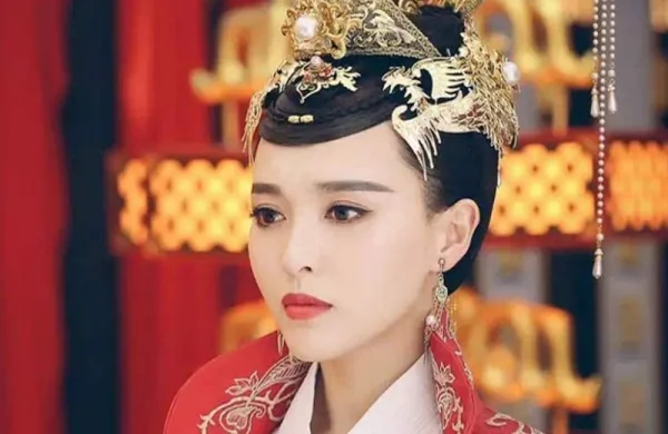 唐嫣晒女儿追剧照,她女儿追的是什么剧?该剧是谁出演的?-第5张图片-波音达百科