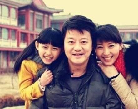 闫学晶的现任老公是谁?闫学晶的现任老公叫什么名字?-第3张图片-波音达手游百科