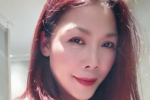 铿锵玫瑰是励志歌曲吗?田震唱的田震有什么歌曲?-第13张图片-波音达百科