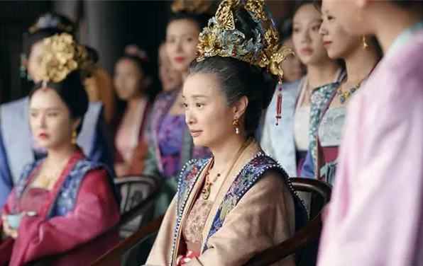为何刘娥一生专宠(刘娥历史原型虽是二婚却宠冠后宫)-第12张图片-波音达百科