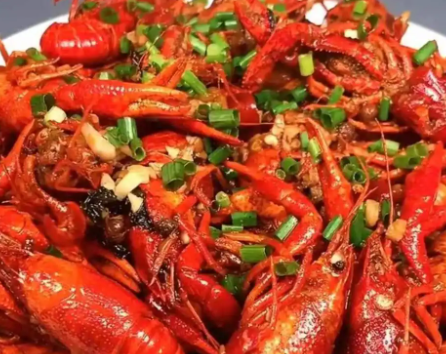 麻辣小龙虾是什么地方的菜 麻辣小龙虾是哪里的菜系呢-第1张图片-波音达百科