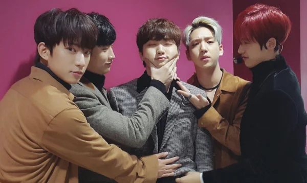 lonely歌词内容是什么?《lonely》歌曲歌词是什么?-第1张图片-波音达百科