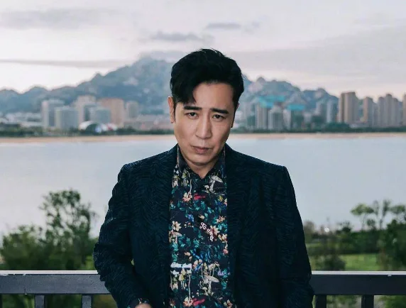 于和伟的原配老婆和女儿(于和伟老婆叫什么)-第6张图片-波音达百科