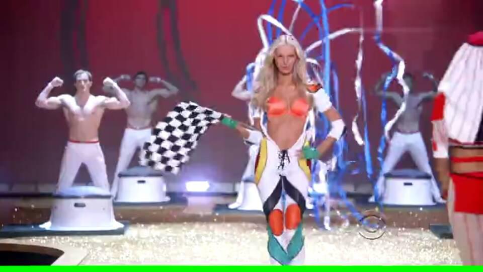 ladygaga bad romance模特视频mv-第3张图片-波音达百科