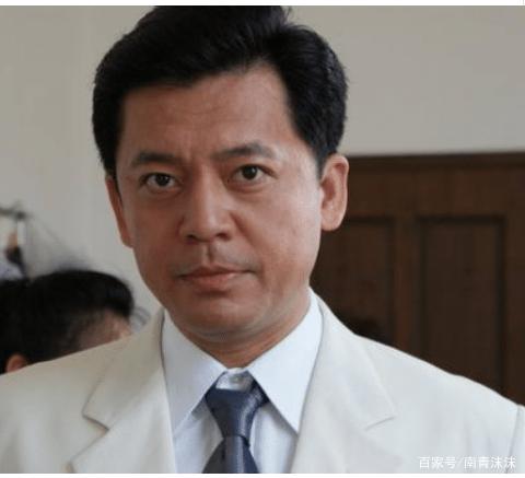 何政军跟妻子是如何认识的?演员何政军的妻子和谁撞脸-第4张图片-波音达百科
