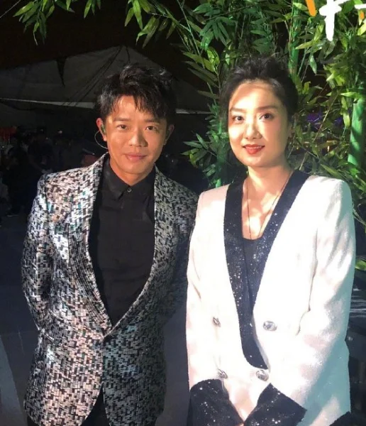 郎的诱惑是凤凰传奇的歌吗?郎的诱惑 凤凰传奇的开头唱的是喵还是娘子?-第8张图片-波音达百科