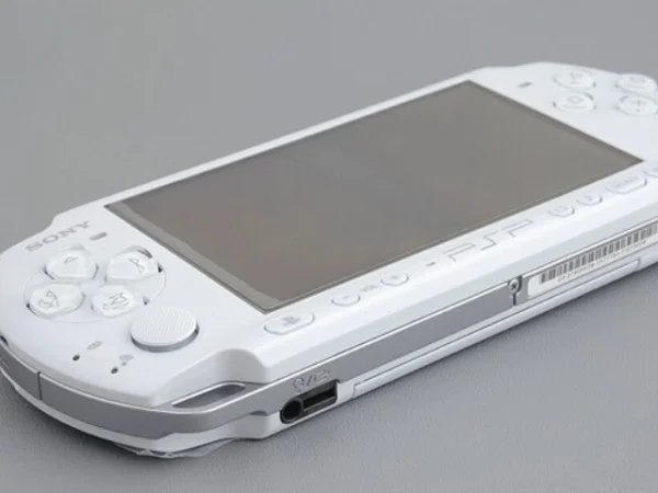 psp2000的游戏要去那里下载(psp2000自带游戏吗)-第1张图片-波音达百科