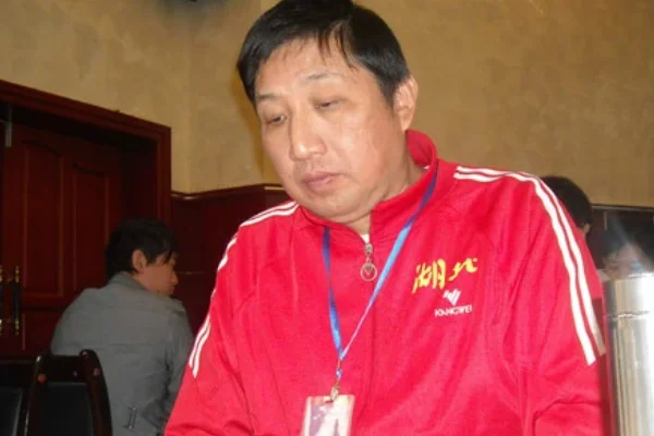 如何晋级为中国象棋大师以及特级大师(中国象棋特级大师名单有哪些人?)-第2张图片-波音达百科