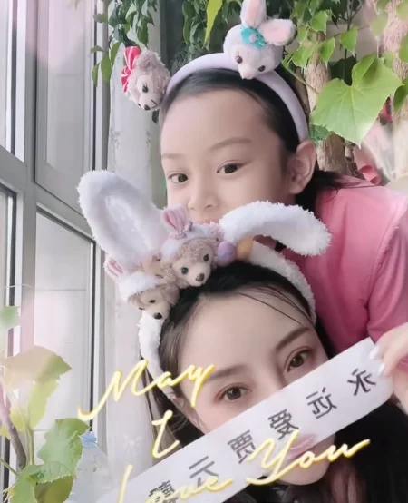 李小璐是谁的女儿(李小璐女儿多大)-第8张图片-波音达百科