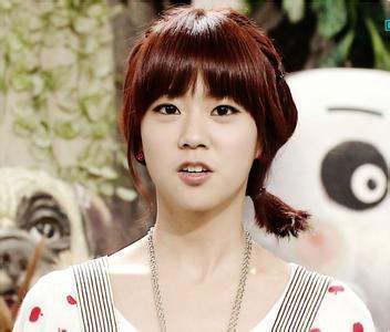 求kara组合韩胜妍的高清图片(这是kara组合,从左到又分别叫什么)-第4张图片-波音达百科