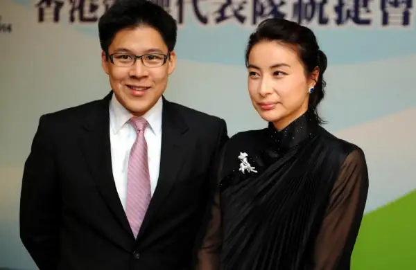 郭晶晶霍启刚离婚了嘛(郭晶晶净身出户怎么回事郭晶晶霍启刚被离婚)-第34张图片-波音达百科