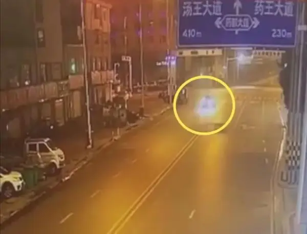 脸上的皮肤惨不忍睹,见图片(用美图秀秀叠印图片后放大惨不忍睹。怎么办?)-第4张图片-波音达百科