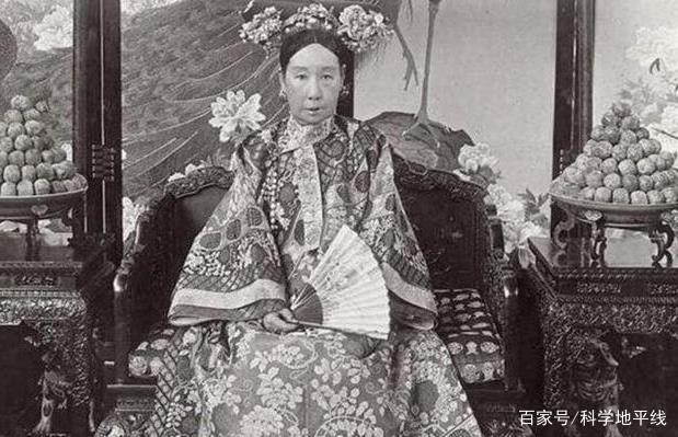 慈禧太后是靠什么上位的?揭秘慈禧太后的秘密生活-第3张图片-波音达百科
