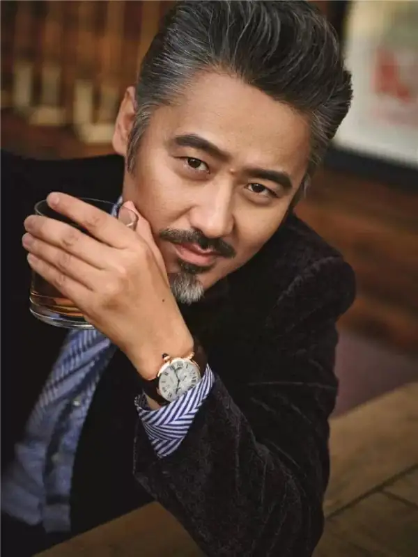 吴秀波有几段婚姻?吴秀波现任妻子是尚洁吗?吴秀波之一任妻子是谁?-第12张图片-波音达手游百科