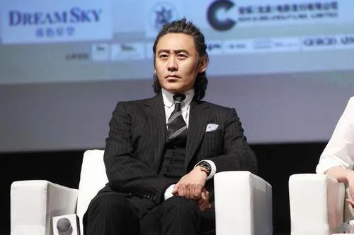 吴秀波有几段婚姻?吴秀波现任妻子是尚洁吗?吴秀波之一任妻子是谁?-第3张图片-波音达手游百科