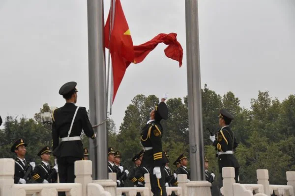 天安门国旗护卫队能合影吗(现任天安门国旗护卫队队长)-第6张图片-波音达手游百科
