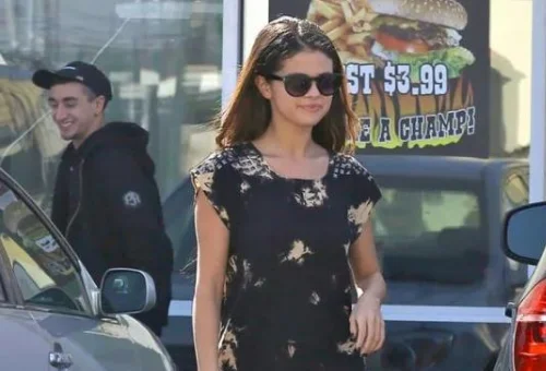 美国人是喜欢selenagomez还是selenagomez?-第1张图片-波音达手游百科