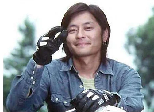 心痛2009所有歌词(《心痛2009》歌词及对白)-第1张图片-波音达手游百科