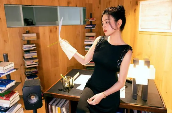 陈妍希演的微电影(为什么陈妍希演的电影好少啊??)-第18张图片-波音达手游百科