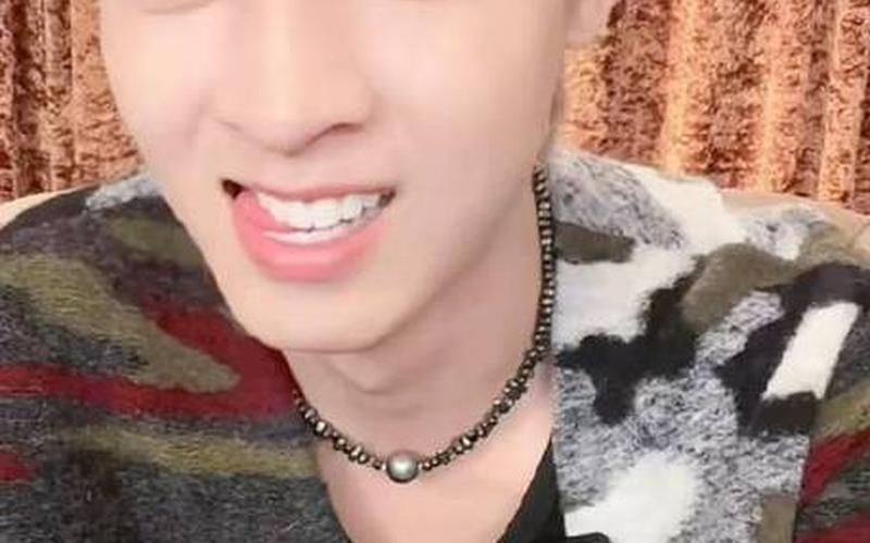 秦霄贤微博公布恋情-第1张图片-波音达百科