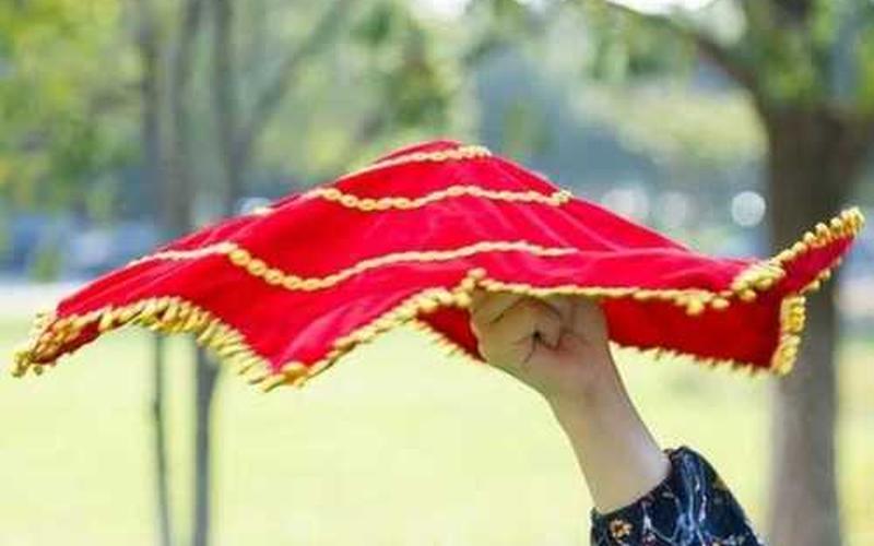 手绢是由什么演变而来的-第1张图片-波音达百科