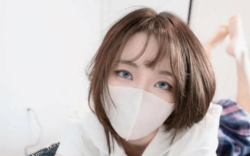 玩偶姐姐摘下口罩的样子口罩-第1张图片-波音达百科