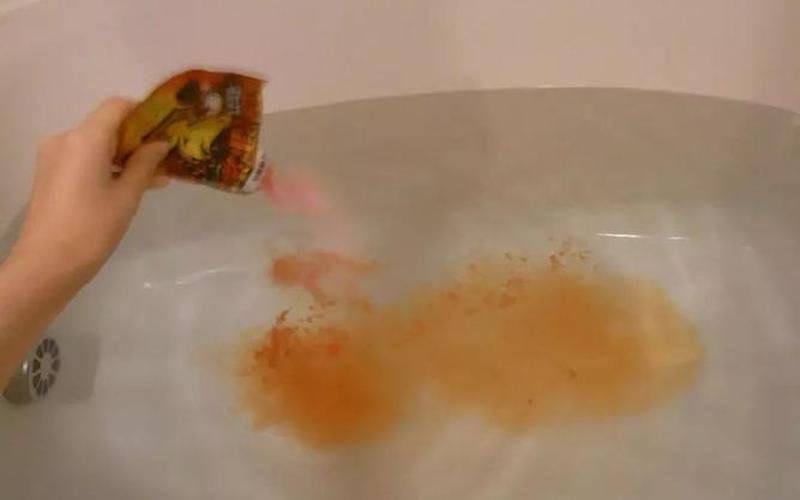 少女在浴室自杀20天-第1张图片-波音达百科