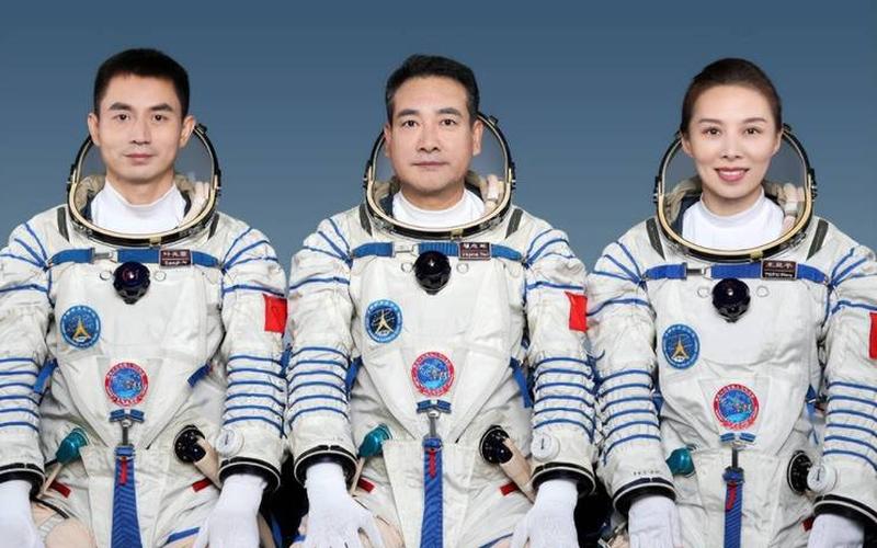 80秒回顾3名航天员出差生活-第1张图片-波音达手游百科