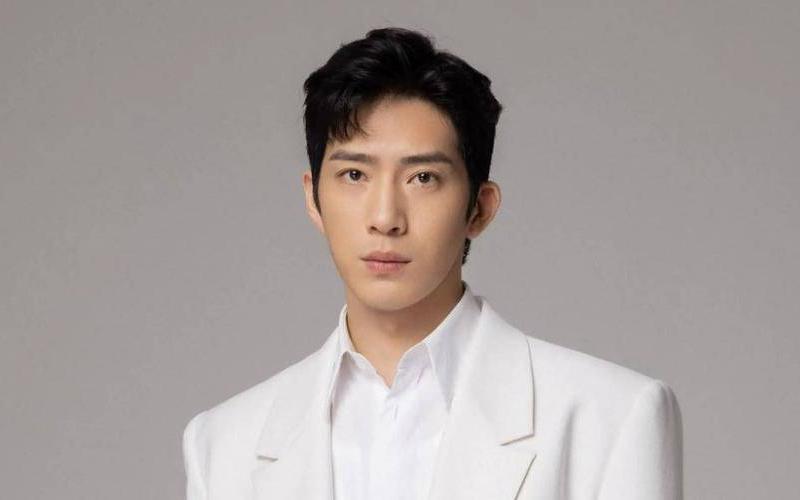 井柏然双眼皮是割的吗-第1张图片-波音达百科