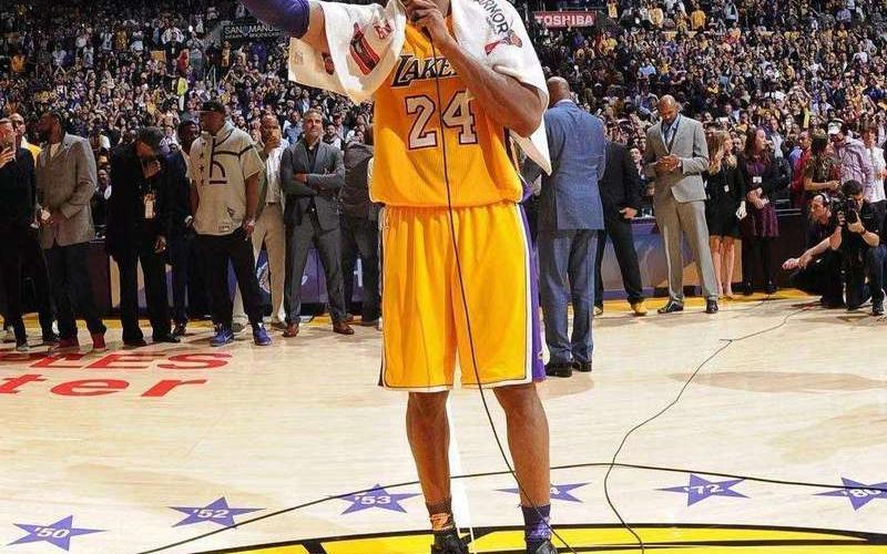 科比为什么不跳伞自救-第1张图片-波音达百科