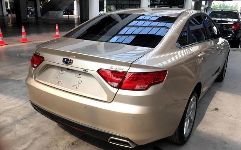 香槟色是什么颜色-第1张图片-波音达百科