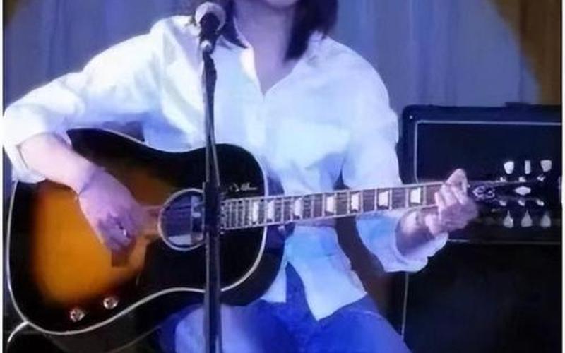 在家千日好的下一句-第1张图片-波音达百科