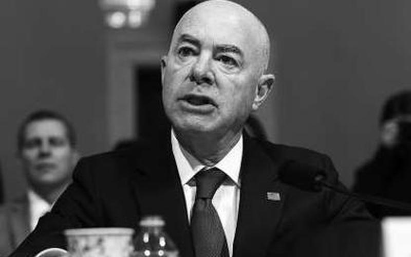 被弹颏是什么意思-第1张图片-波音达百科