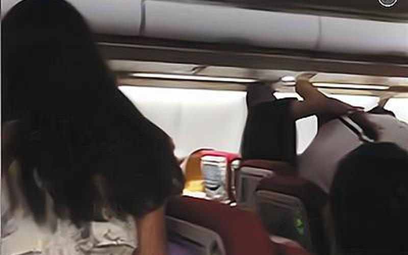 东航机长乘务长飞机上互殴-第1张图片-波音达百科