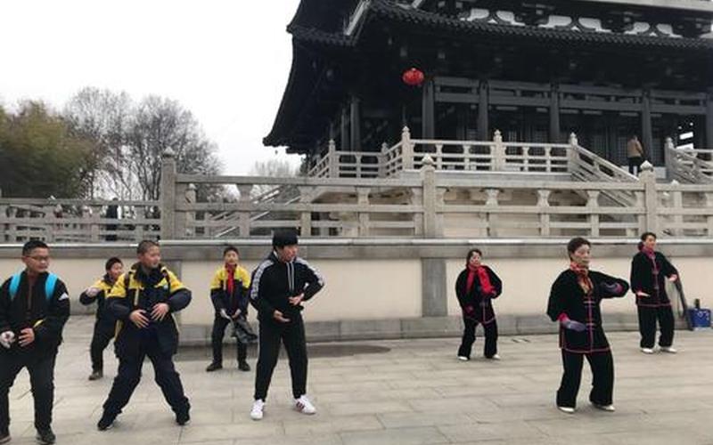 黄发垂髫的黄发指的是-第1张图片-波音达百科