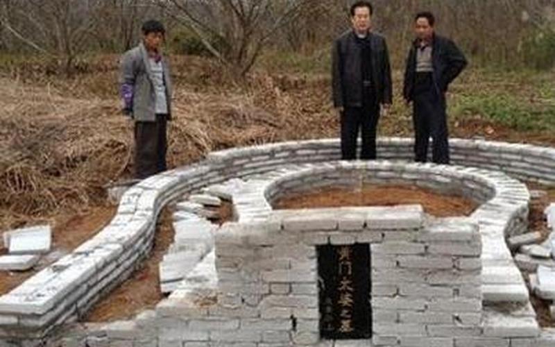 坟墓前最怕放什么东西-第1张图片-波音达手游百科
