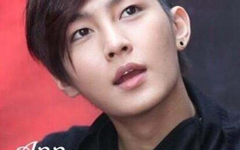 男生斜刘海发型图片-第1张图片-波音达百科