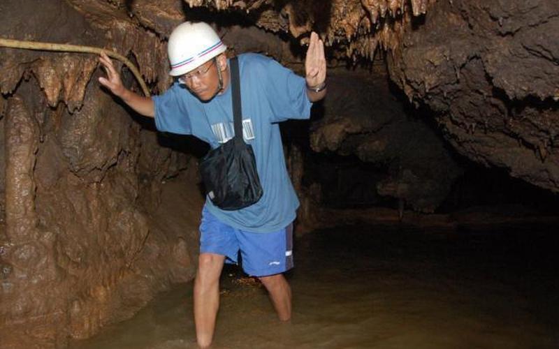 双指探洞水喷出来图片-第1张图片-波音达百科