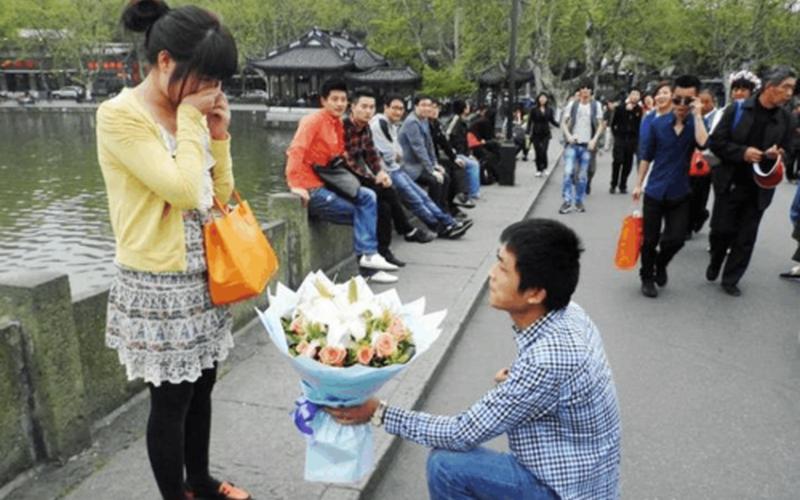 被偷走的那五年求婚-第1张图片-波音达手游百科