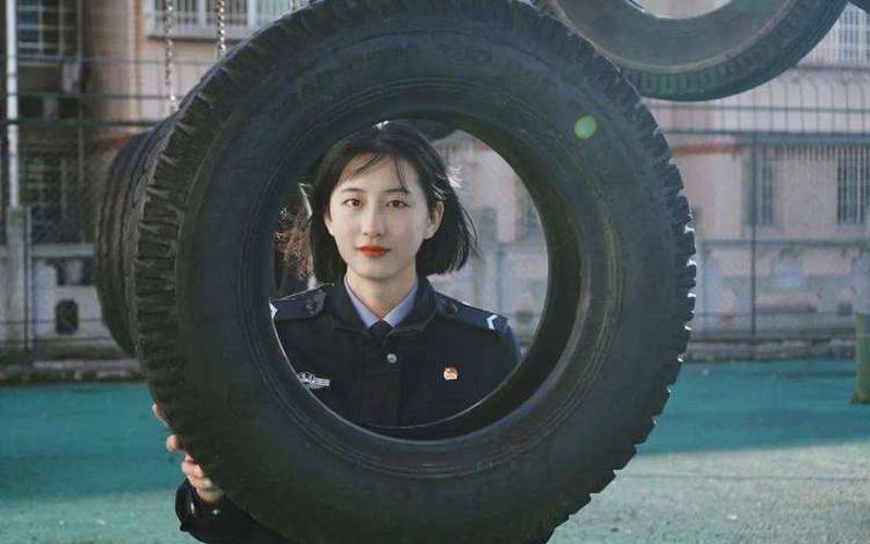 兰州警花王梦溪全图-第1张图片-波音达百科