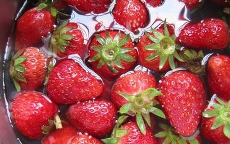 草莓需要用盐水泡吗-第1张图片-波音达百科