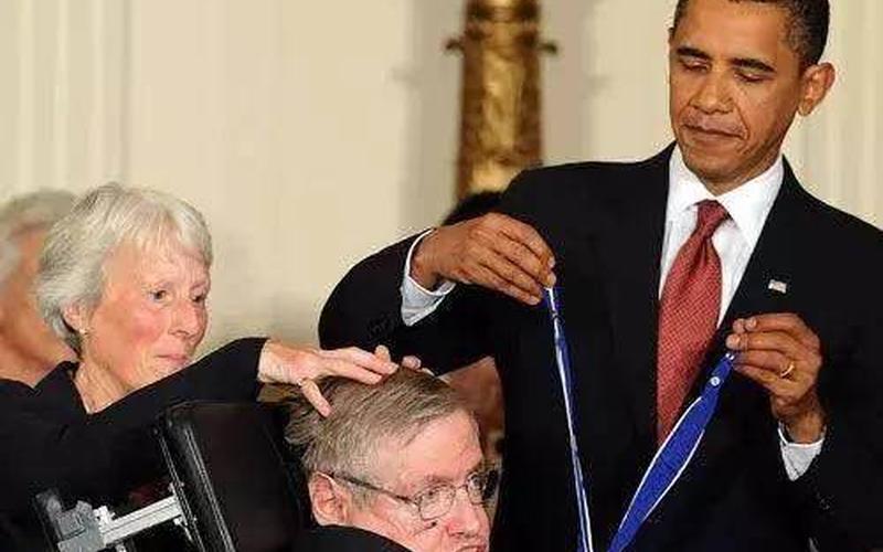 霍金临死前的三个预言-第1张图片-波音达百科