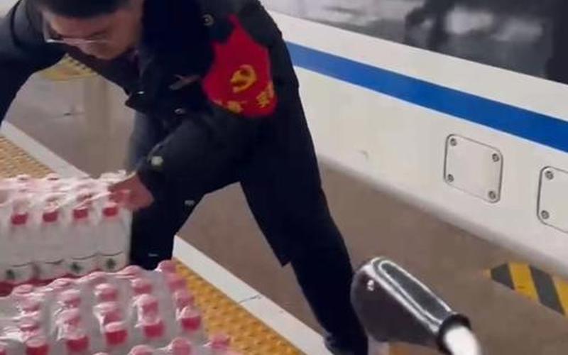 K226次列车已获物资补给-第1张图片-波音达百科