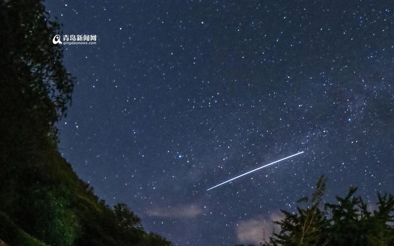 40秒回顾英仙座流星雨划过天际-第1张图片-波音达百科