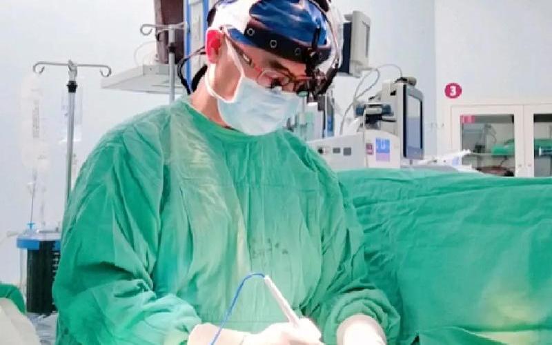 我是一个外科医生英文-第1张图片-波音达百科