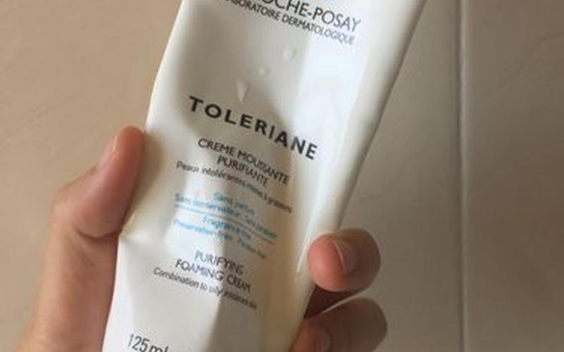 理肤泉祛痘洗面奶-第1张图片-波音达百科