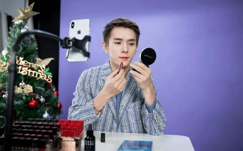 李佳琦为什么会封-第1张图片-波音达百科